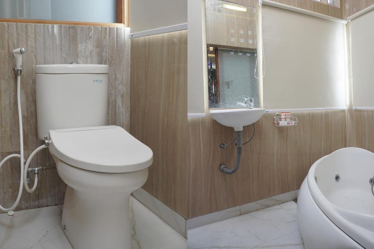 OYO 444 Rafitha Homestay Baturetno Luaran gambar