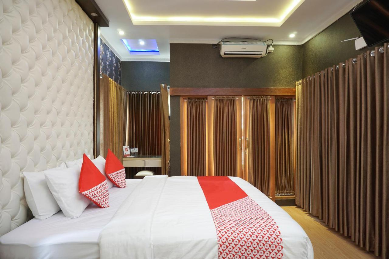 OYO 444 Rafitha Homestay Baturetno Luaran gambar