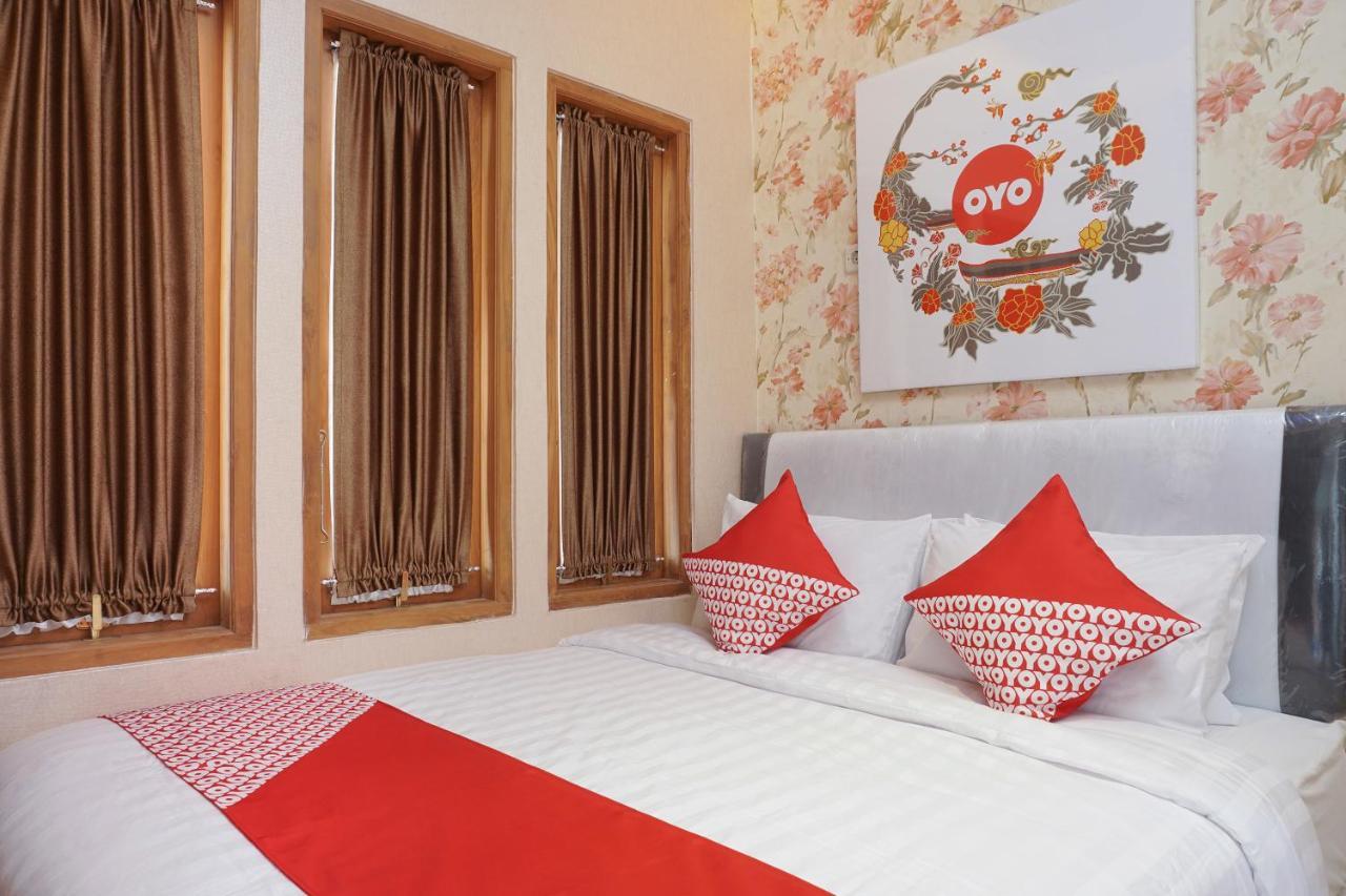 OYO 444 Rafitha Homestay Baturetno Luaran gambar