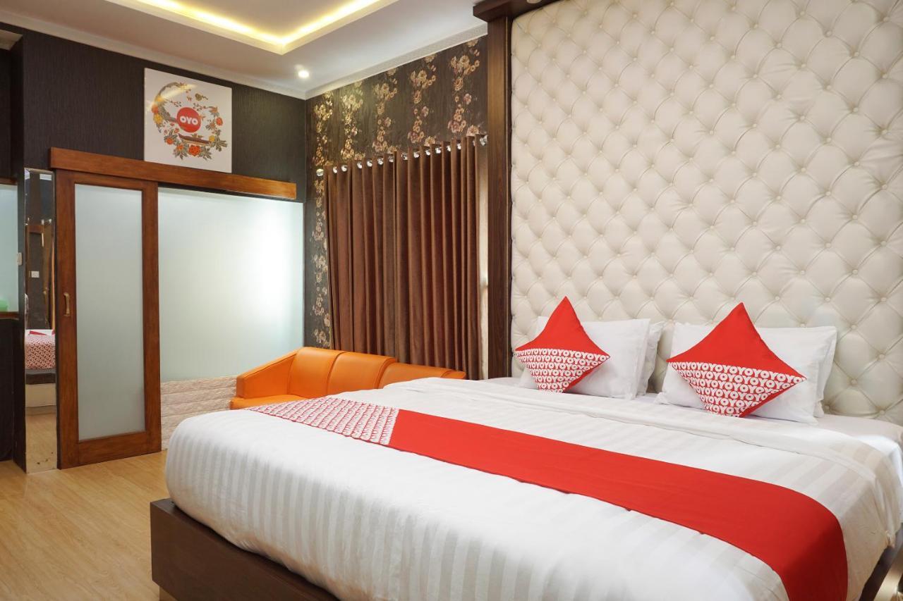 OYO 444 Rafitha Homestay Baturetno Luaran gambar
