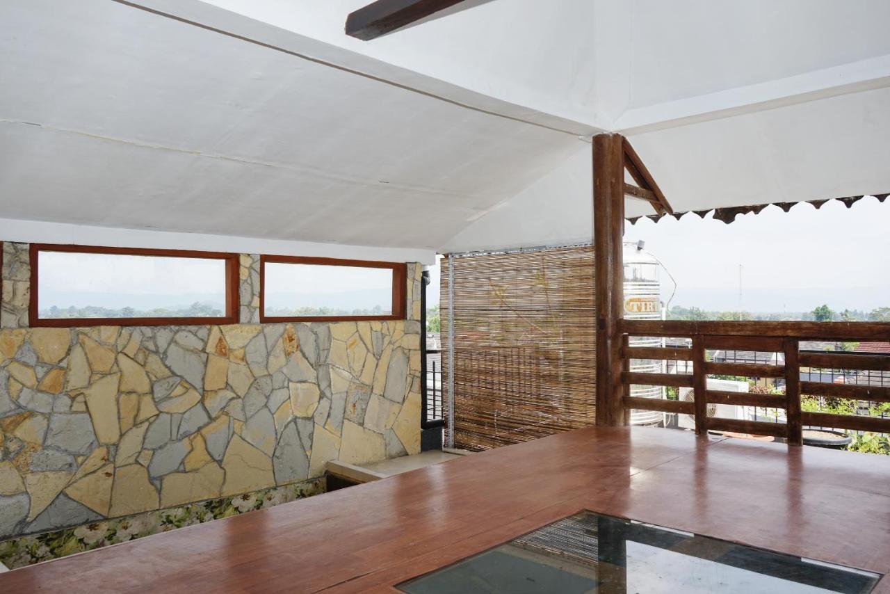 OYO 444 Rafitha Homestay Baturetno Luaran gambar